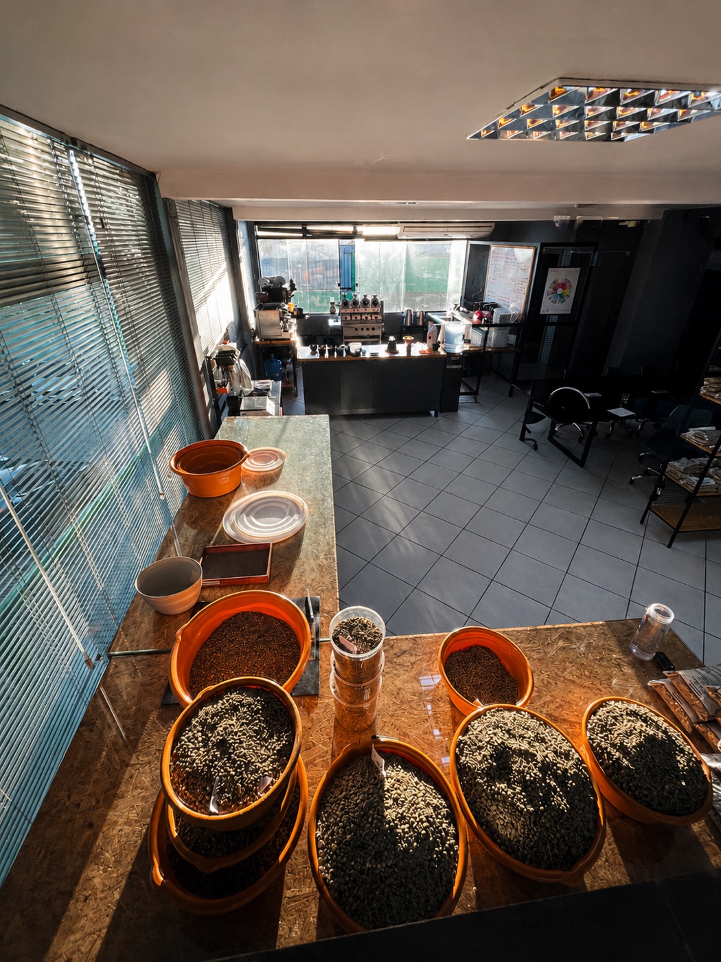 Laboratório de café no andar térreo do coffee hub
